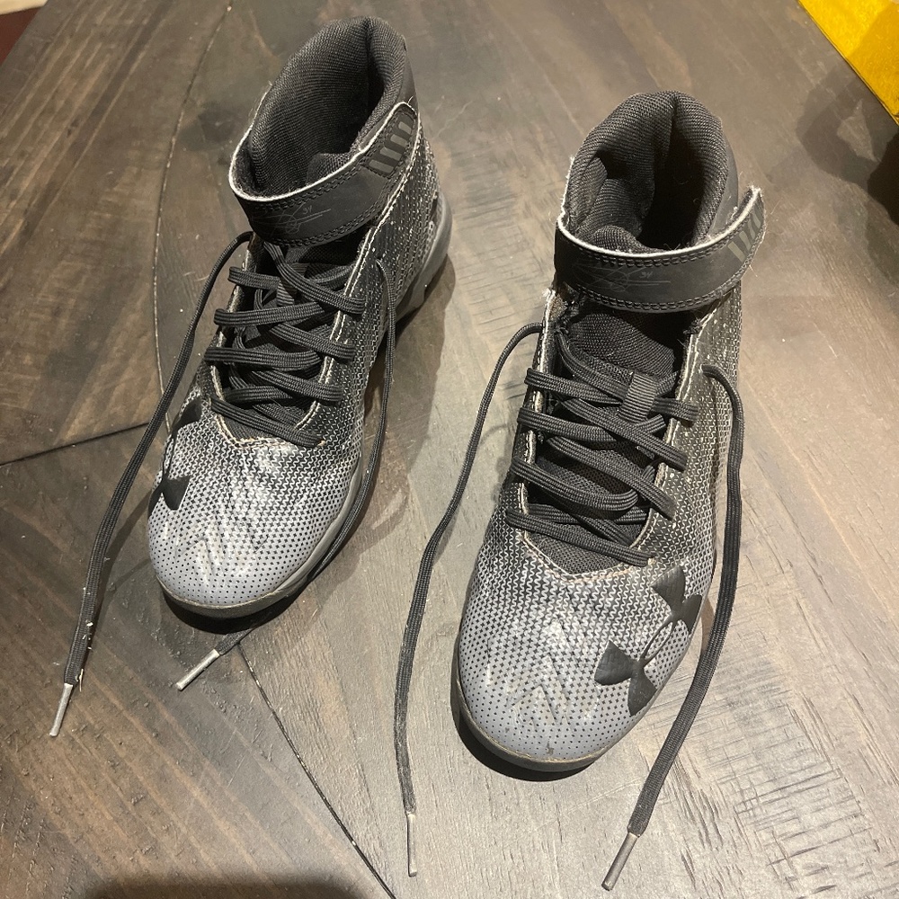 Under Armour Boys' UA Harper One RM Jr. Baseball Cleats